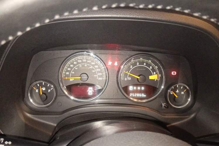 Used Jeep Compass 2014 Revised Version 2.4L Four-Wheel Drive Comfort Edition Instrument Cluster