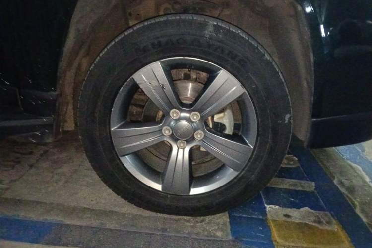 Used Jeep Compass 2014 Revised Version 2.4L Four-Wheel Drive Comfort Edition Right Front Wheel Hub