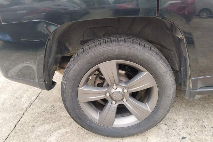 Used Jeep Compass 2014 Revised Version 2.4L Four-Wheel Drive Comfort Edition Right Rear Wheel Hub