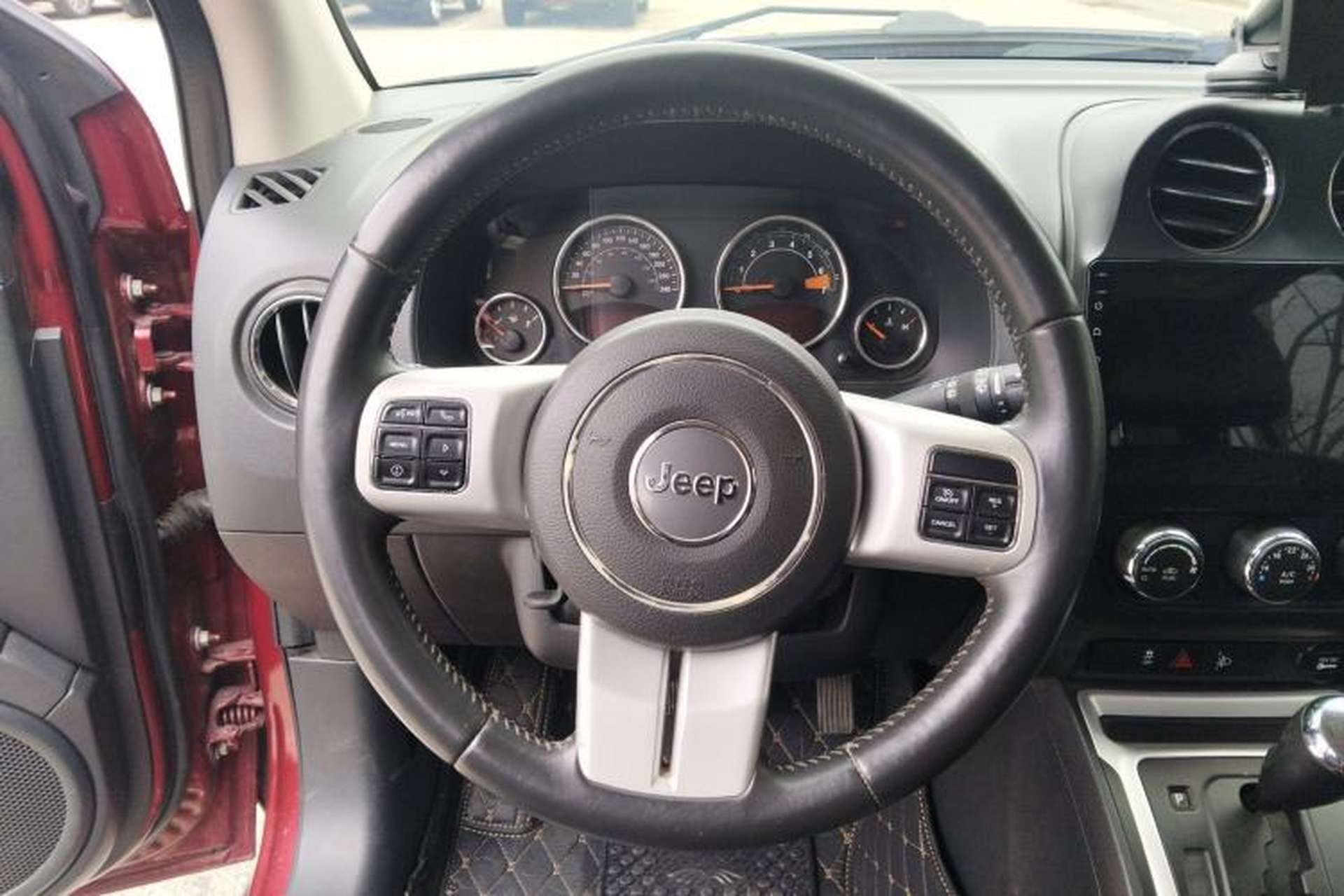 Used Jeep Compass 2014 Revised Version 2.4L Four-Wheel Drive Comfort Edition Steering Wheel