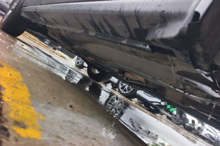 Used Jeep Compass 2014 2.4L four-wheel drive sport version Chassis Front Right