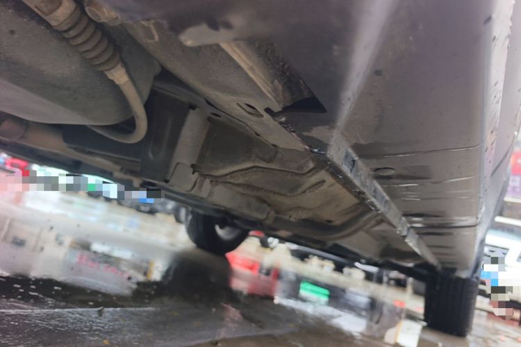 Used Jeep Compass 2014 2.4L four-wheel drive sport version Chassis Rear Right