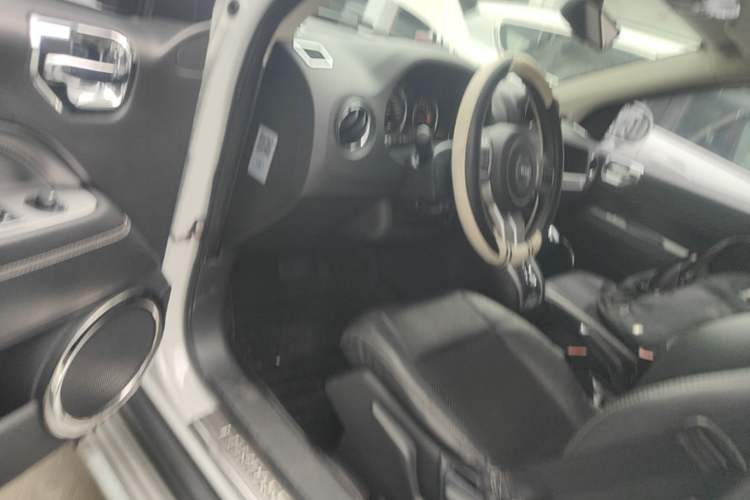 Used Jeep Compass 2014 Revised Version 2.4L Four-Wheel Drive Comfort Edition Driver Seat