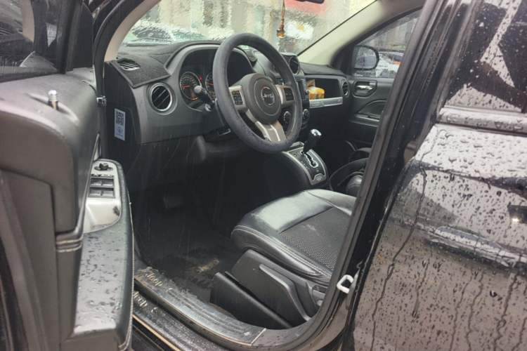 Used Jeep Compass 2014 2.4L four-wheel drive sport version Driver Seat