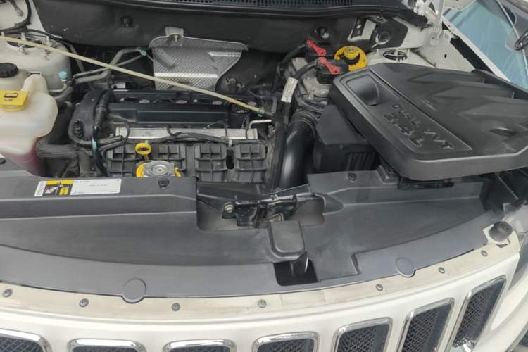 Used Jeep Compass 2014 Revised Version 2.4L Four-Wheel Drive Comfort Edition Engine Bay