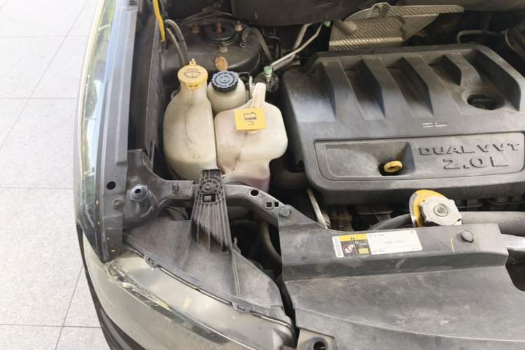 Used Jeep Compass 2014 2.0L two-wheel drive luxury version Engine Bay Right