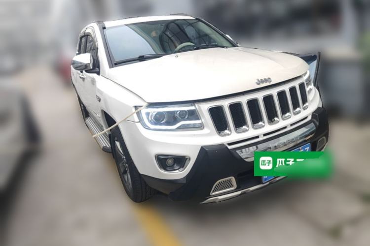 Used Jeep Compass 2014 Revised Version 2.4L Four-Wheel Drive Comfort Edition Front Right 45 Deg
