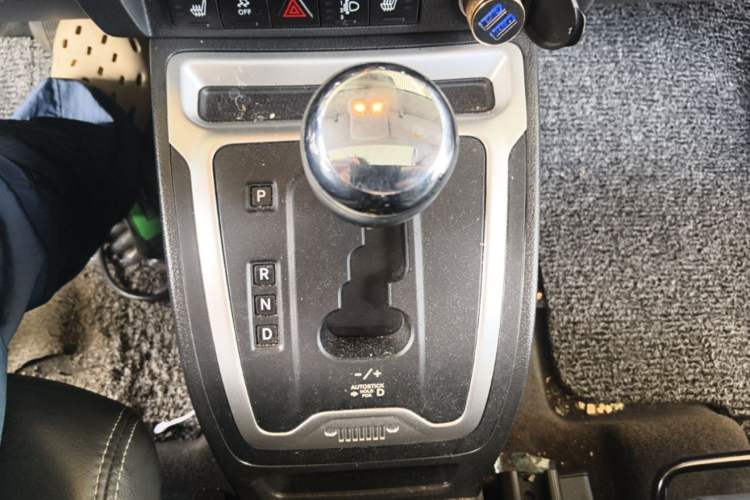 Used Jeep Compass 2014 2.0L two-wheel drive luxury version Gear Lever