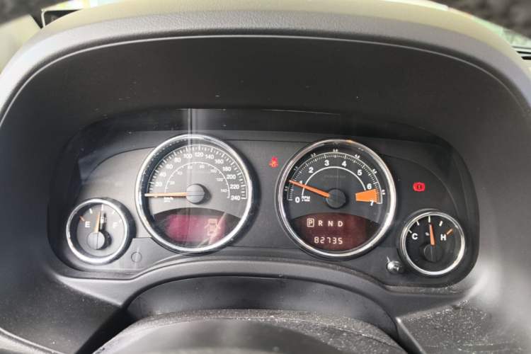 Used Jeep Compass 2014 2.0L two-wheel drive luxury version Instrument Cluster