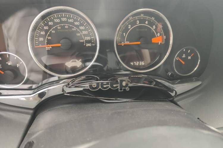 Used Jeep Compass 2014 Revised Version 2.4L Four-Wheel Drive Comfort Edition Odometer Close Up