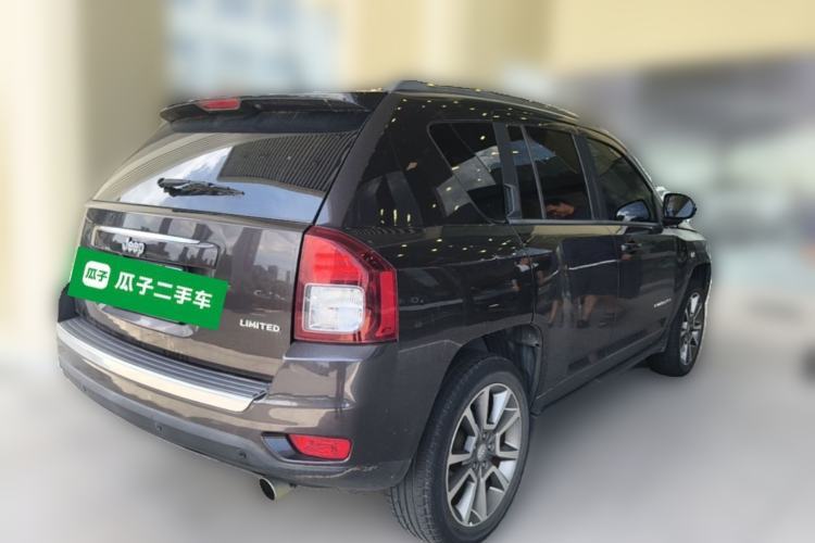 Used Jeep Compass 2014 2.0L two-wheel drive luxury version Rear Right 45 Deg