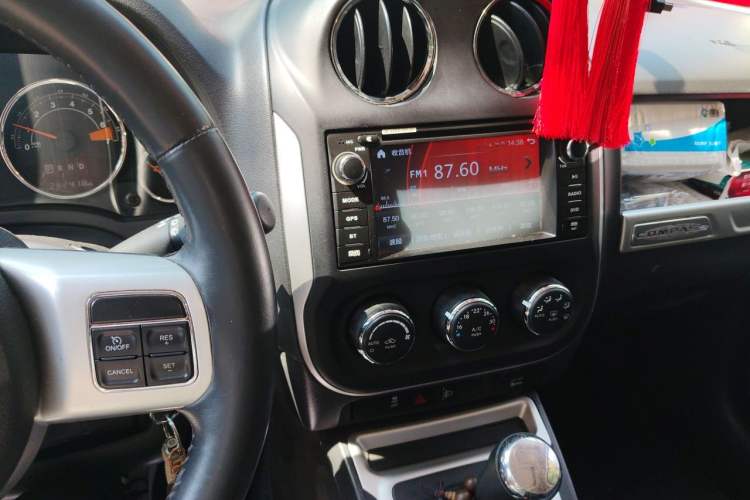 Used Jeep Compass 2014 Revised Version 2.4L Four-Wheel Drive Comfort Edition Audio And AC Panel