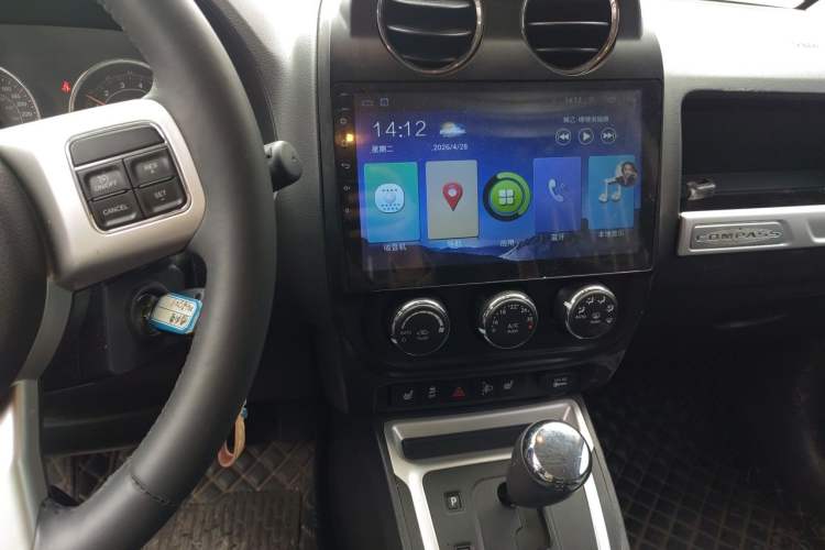 Used Jeep Compass 2014 Revised Version 2.4L Four-Wheel Drive Luxury Edition Audio And AC Panel