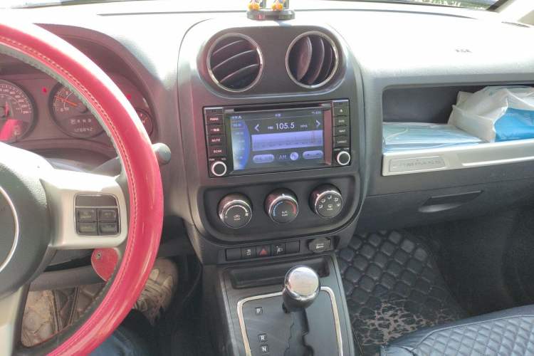 Used Jeep Compass 2014 Revised Version 2.0L Two-Wheel Drive Entry-Level Edition Audio And AC Panel