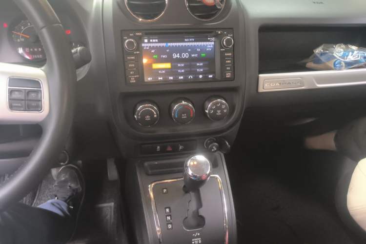 Used Jeep Compass 2014 Revised Version 2.0L Two-Wheel Drive Entry-Level Edition Audio And AC Panel