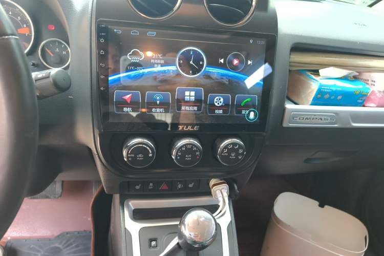 Used Jeep Compass 2014 2.4L four-wheel drive luxury version Audio And AC Panel