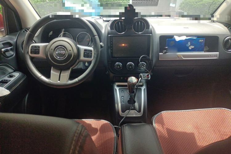 Used Jeep Compass  Center Console