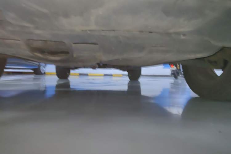 Used Jeep Compass 2014 2.4L four-wheel drive sport version Chassis Front Left