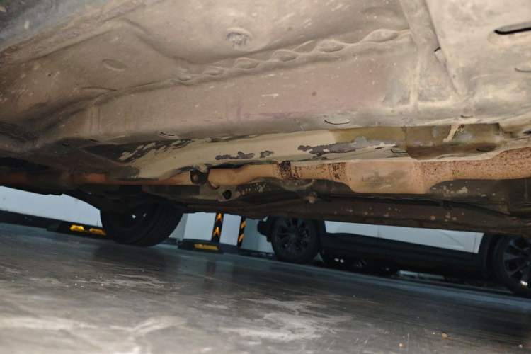 Used Jeep Compass 2014 2.4L four-wheel drive luxury version Chassis Front Right