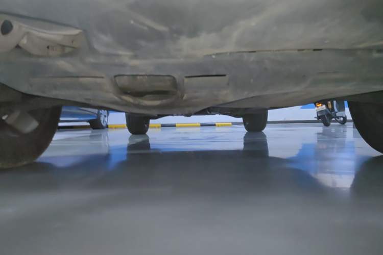 Used Jeep Compass 2014 2.4L four-wheel drive sport version Chassis Front