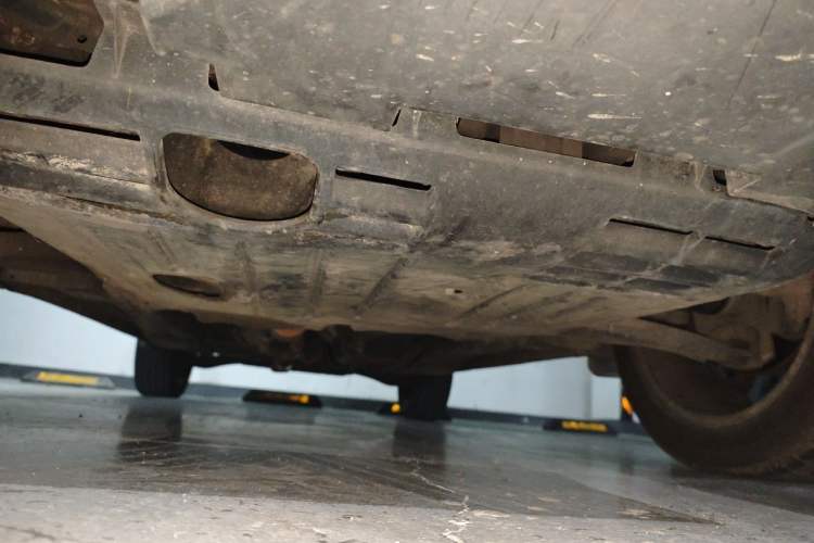 Used Jeep Compass 2014 2.4L four-wheel drive luxury version Chassis Front