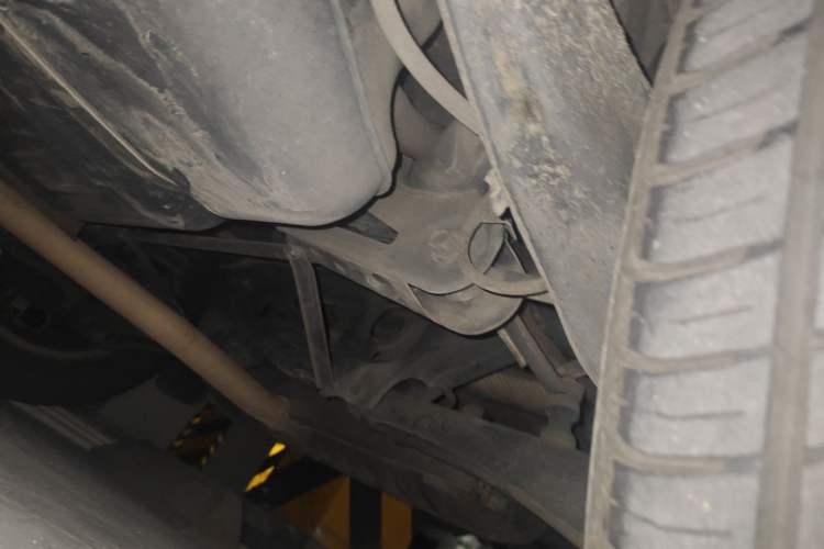 Used Jeep Compass 2014 2.0L two-wheel drive sport version Chassis Rear