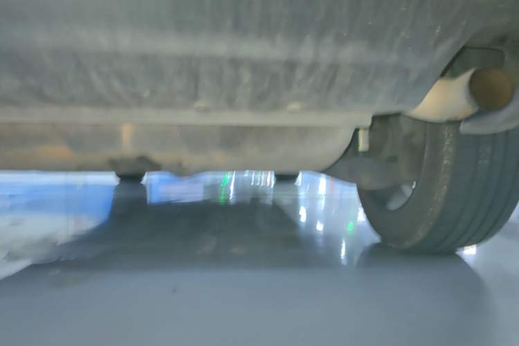 Used Jeep Compass 2014 2.4L four-wheel drive sport version Chassis Rear Right