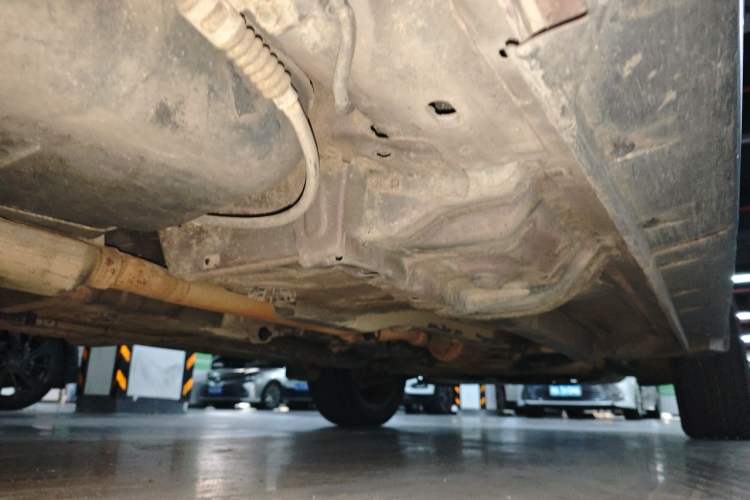 Used Jeep Compass 2014 2.4L four-wheel drive luxury version Chassis Rear Right