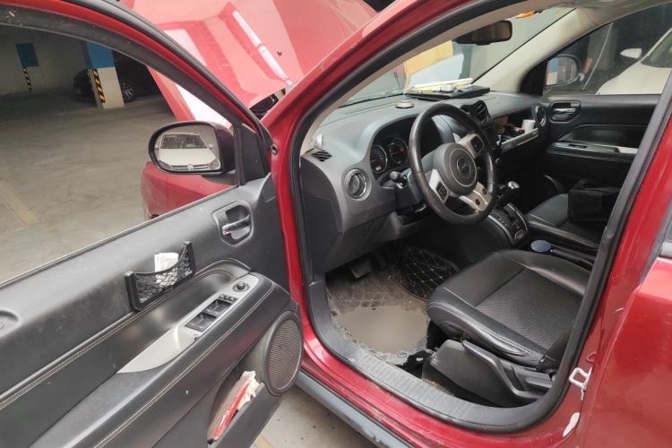 Used Jeep Compass 2014 2.4L Four-Wheel Drive Serpentine Collection Edition Driver Seat