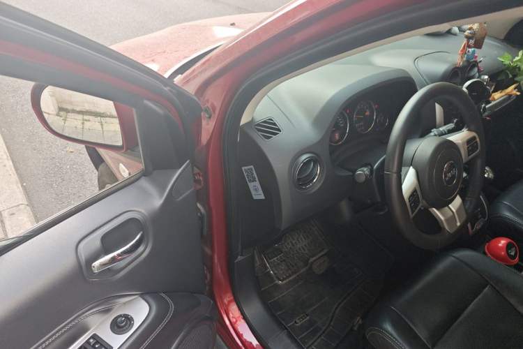Used Jeep Compass 2014 2.4L four-wheel drive luxury version Driver Seat