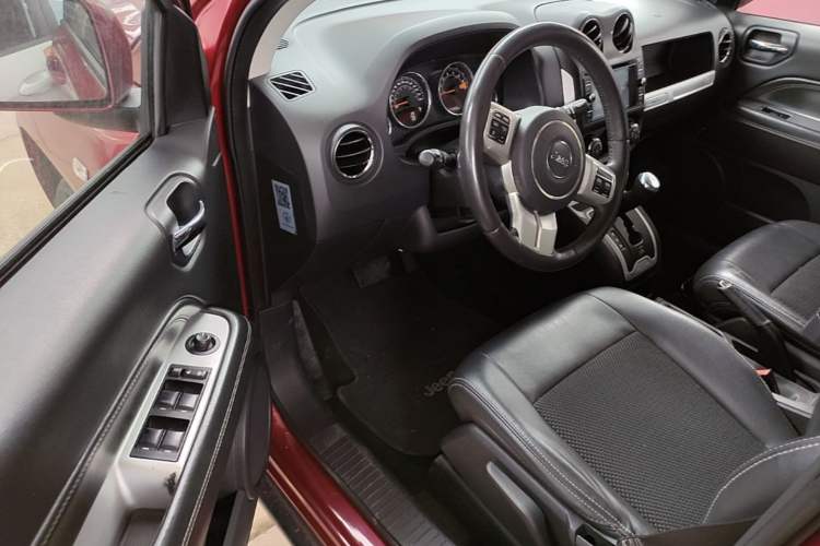 Used Jeep Compass 2014 Revised Version 2.4L Four-Wheel Drive Comfort Edition Driver Seat
