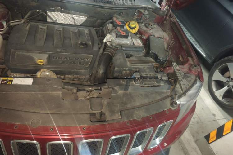 Used Jeep Compass 2014 Revised Version 2.4L Four-Wheel Drive Comfort Edition Engine Bay Left