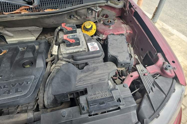 Used Jeep Compass 2014 2.4L four-wheel drive luxury version Engine Bay Left