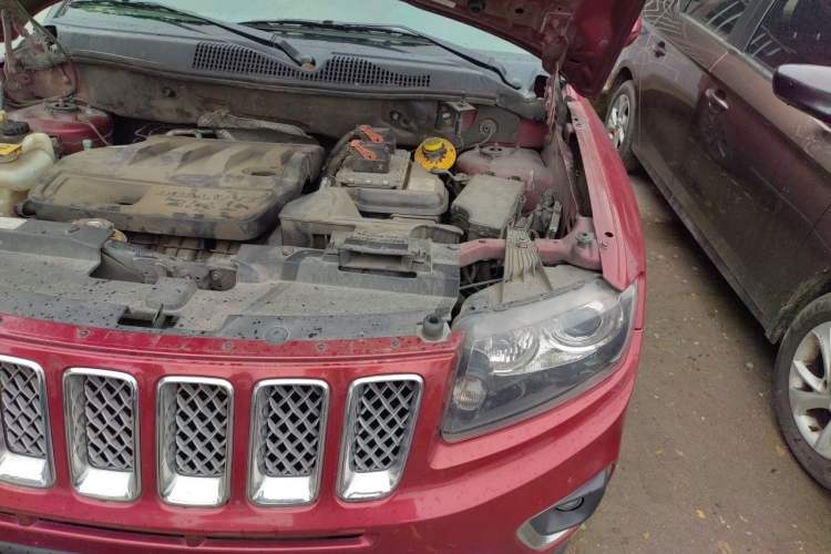 Used Jeep Compass 2014 Revised Version 2.4L Four-Wheel Drive Luxury Edition Engine Bay Left