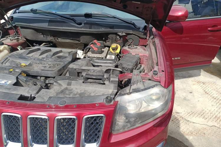 Used Jeep Compass 2014 Revised Version 2.4L Four-Wheel Drive Comfort Edition Engine Bay Left