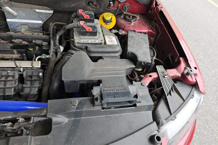 Used Jeep Compass 2014 2.4L four-wheel drive sport version Engine Bay Left