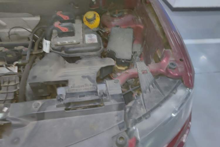 Used Jeep Compass 2014 2.4L four-wheel drive sport version Engine Bay Left