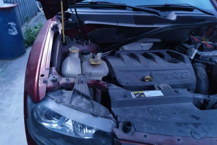 Used Jeep Compass 2014 2.4L four-wheel drive sport version Engine Bay Right