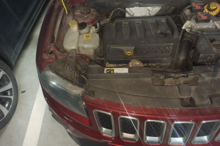 Used Jeep Compass 2014 Revised Version 2.4L Four-Wheel Drive Comfort Edition Engine Bay Right