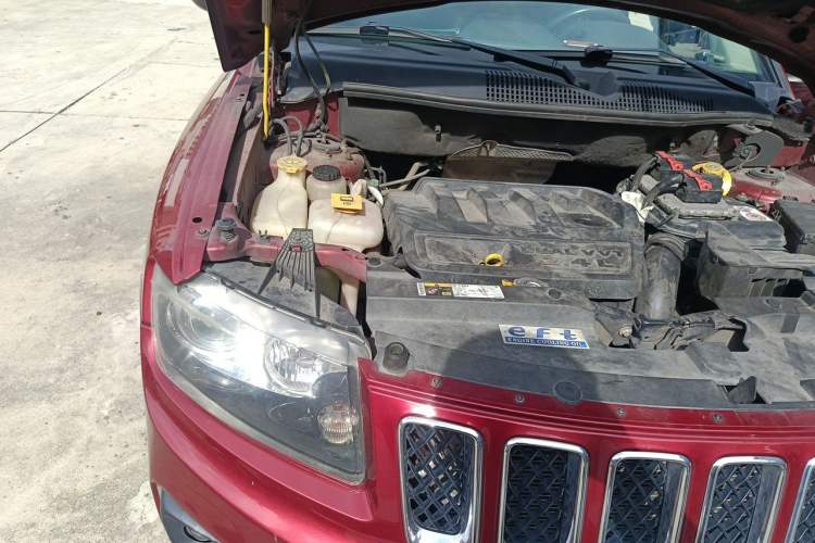 Used Jeep Compass 2014 Revised Version 2.4L Four-Wheel Drive Comfort Edition Engine Bay Right