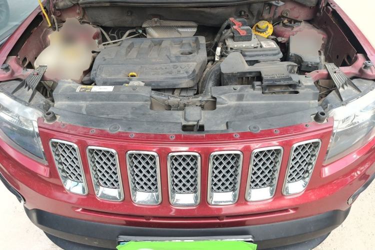 Used Jeep Compass 2014 2.4L four-wheel drive luxury version Engine Bay