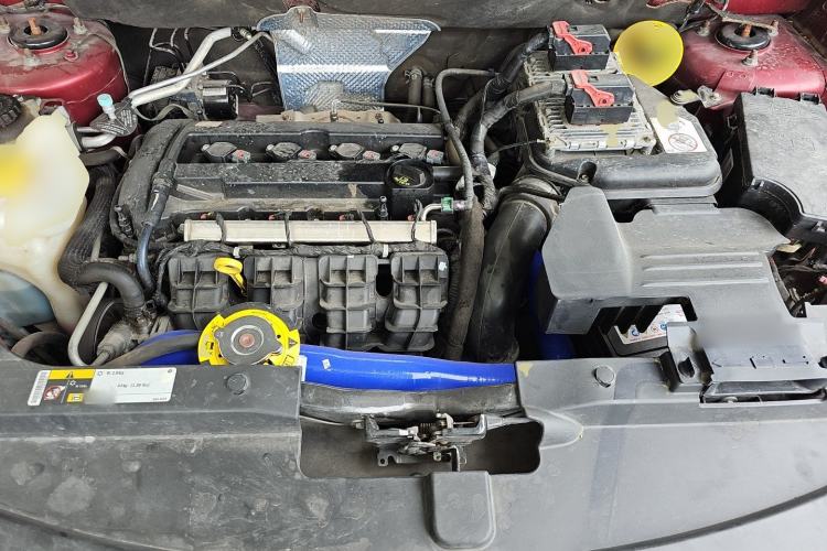 Used Jeep Compass 2014 2.4L four-wheel drive sport version Engine Bay
