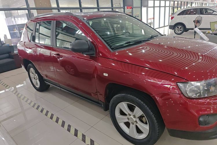 Used Jeep Compass 2014 Revised Version 2.0L Two-Wheel Drive Entry-Level Edition Exterior 2