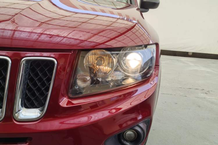 Used Jeep Compass 2014 Revised Version 2.0L Two-Wheel Drive Entry-Level Edition Exterior 2