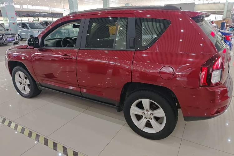 Used Jeep Compass 2014 Revised Version 2.0L Two-Wheel Drive Entry-Level Edition Exterior 5