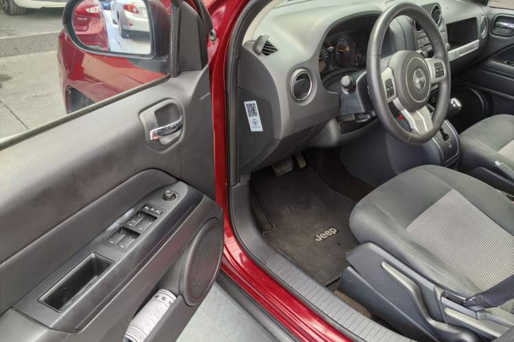 Used Jeep Compass 2014 Revised Version 2.0L Two-Wheel Drive Entry-Level Edition Exterior 8