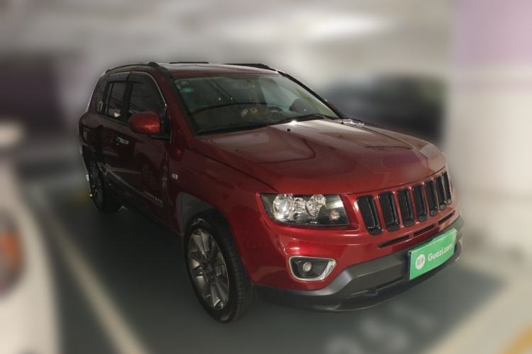 Used Jeep Compass 2014 2.4L four-wheel drive luxury version Front Right 45 Deg