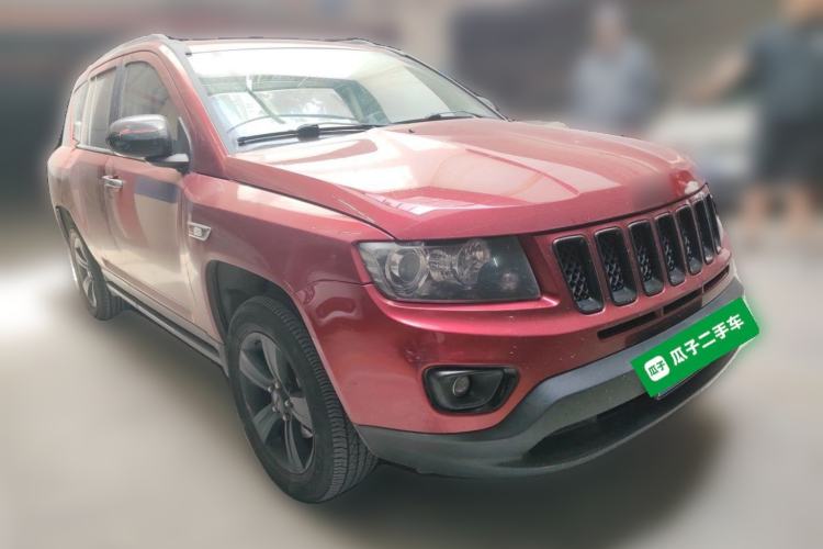 Used Jeep Compass 2014 2.4L Four-Wheel Drive Serpentine Collection Edition Front Right 45 Deg