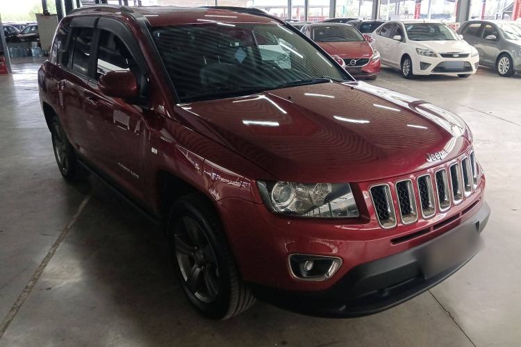 Used Jeep Compass 2014 Revised Version 2.4L Four-Wheel Drive Comfort Edition Front Right 45 Deg