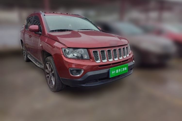 Used Jeep Compass 2014 Revised Version 2.4L Four-Wheel Drive Luxury Edition Front Right 45 Deg